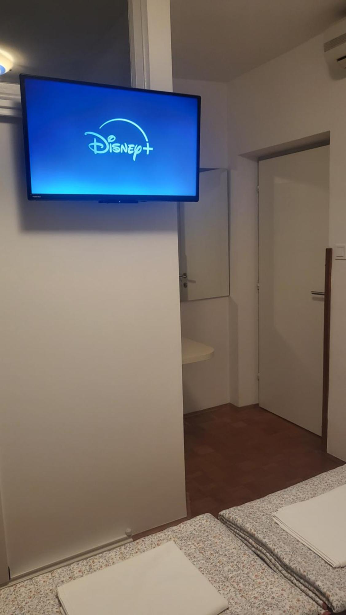 Apartments & Rooms Fam Ribaric Banjol Room photo