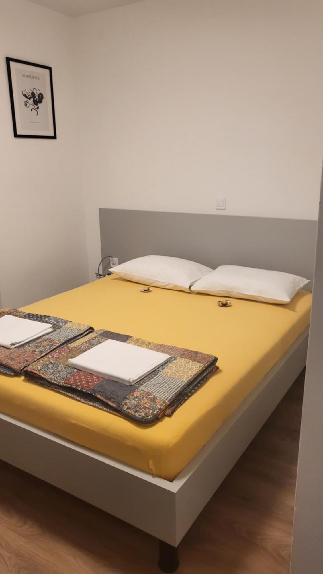 Apartments & Rooms Fam Ribaric Banjol Room photo