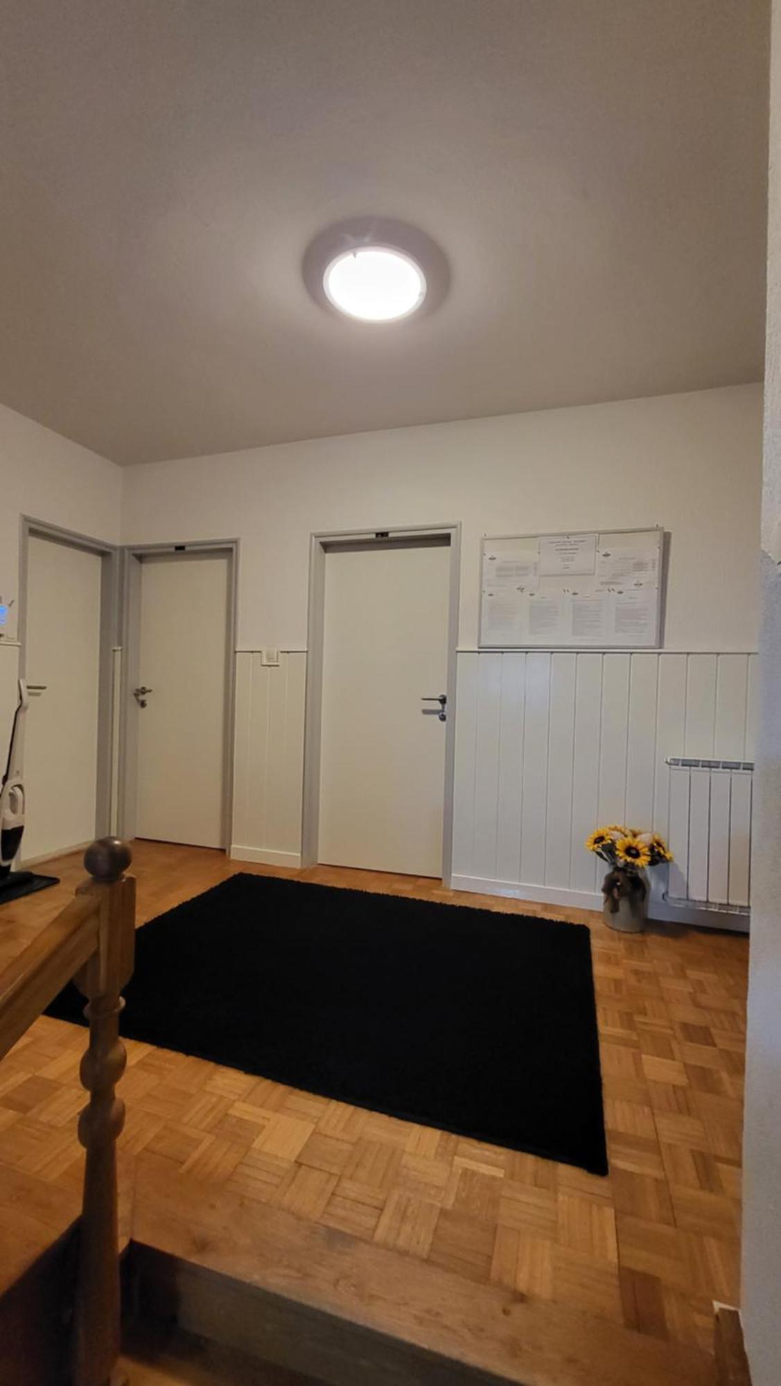 Apartments & Rooms Fam Ribaric Banjol Exterior photo